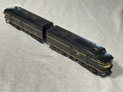 Lionel Postwar Erie Alco AA Diesel Set 2032 Powered & Dummy Runs w/ Light Horn