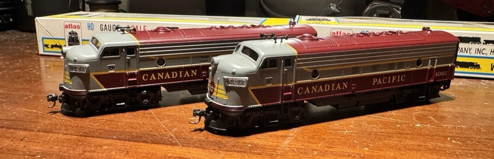 Atlas HO EMD FP-7 AA Canadian Pacific Diesel Locomotive #4061 &4066 BOTH POWERED