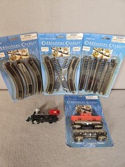 NEW Cobblestone Corners Train Track Lot , Engine And Cars, Christmas Village