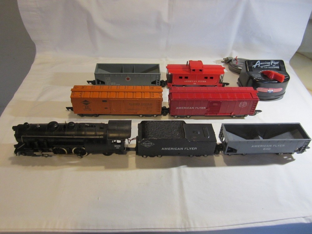 Vintage Post WW2 American Flyer S Gauge #300 Steam Locomotive Freight Train Set