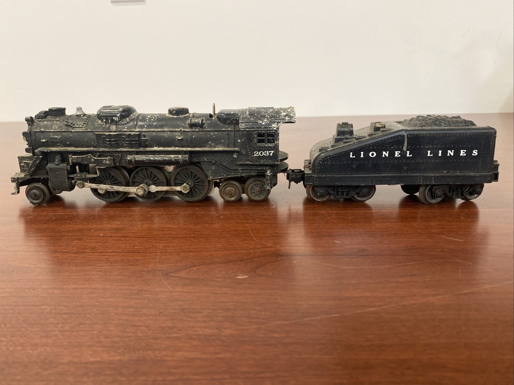 VTG Lionel No. 2037 / 6026W “Lionel Steam Locomotive and Tender / 3 Other B22