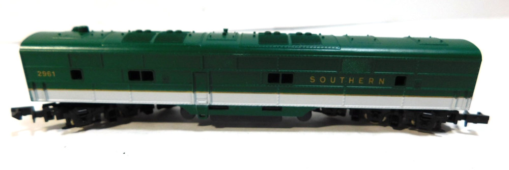 Con Cor N Scale Southern Green #2961 Diesel Locomotive B Engine