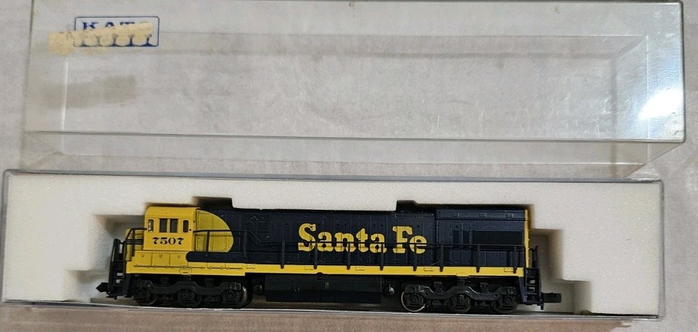 KATO N Scale 177-171 U30C Santa Fe AT&SF #7507 Diesel Locomotive