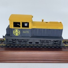 Plymouth HO Scale 0-4-0 Diesel Switcher Santa Fe ATSF 6670 Yugoslavia Vintage