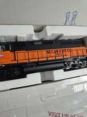 HO Scale 9187 Atlas Milwaukee Road MILW GP-40 Low Nose # 2034 – DC / DCC Decoder