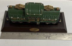 Avon 1992 Collectible, Lionel No. 381E Locomotive, Wood Base New w/orig Box