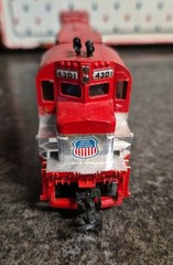 Tyco HO Gauge 1:87 Scale Silver Streak Union Pacific HO Model Engine 4301 NICE B