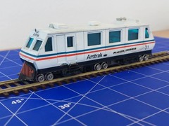 HO Bachmann Plasser EM80C track cleaning vehicle – Amtrak (runs)