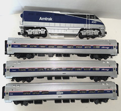 MTH O GA AMTRAK F59PH DIESEL CAB #450 W/2.0 P.S. & 3 NORTH-EAST DIR. PASS.CARS