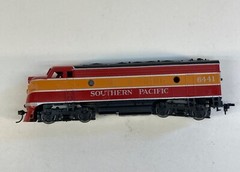 Athearn 3035 HO Southern Pacific/Daylight F7A Powered Diesel Locomotive #6441 EX