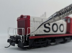 Walthers Proto – HO Scale EMD SW1200 Locomotive – Soo Line 325
