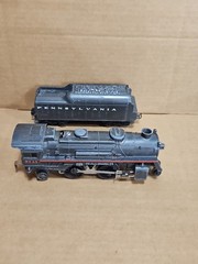 LIONEL LOCOMOTIVE #8141 WITH PENNSYLVANIA TENDER FOR PARTS OR REFURBISH