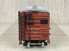 Model Train Challenger Imports Northern Pacific Steel Ice Refrigerator Car Korea