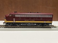 Athearn Genesis G2524 – SOO LINE F3A/F3B Phase 4 Set 2200B/2200C DC HO Scale