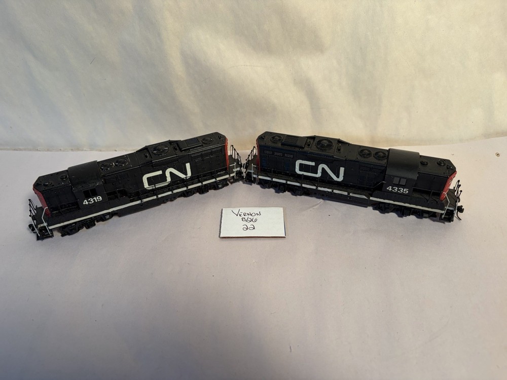 Vintage Athearn CN Canadian National #4319 #4335 Powered & Dummy Diesel Engines