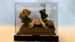 Z SCALE MINI DISPLAY CASE – GREAT FOR ANY Z SCALE LOCO OR CAR