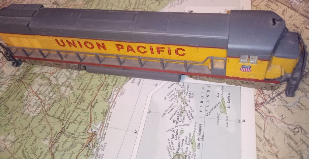 Vintage HO Gauge Union Pacific Locomotive Runs Made in Yugoslavia