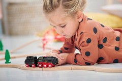 Battery-Operated Steaming Train: Motorized Engine with Lights & Steam for Kids
