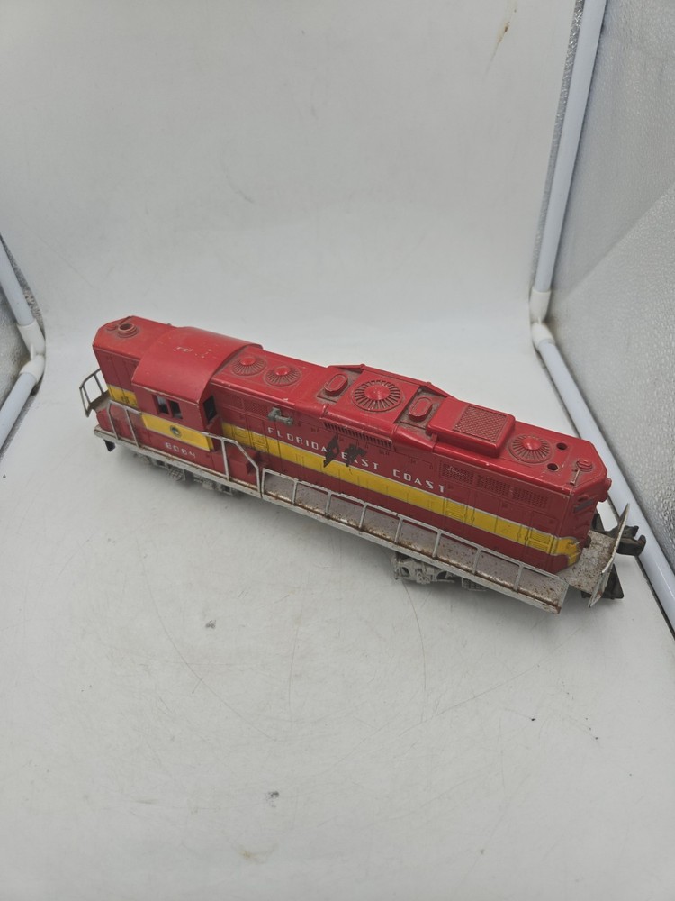 Lionel 8064 Florida East Coast GP-9 Powered Diesel Used