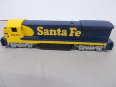 BACHMANN PLUS~ SANTA FE B23-7 LOCOMOTIVE # 6410 ~RUNS GOOD~HO SCALE