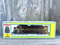 Vintage Atlas HO Scale Powered Pennsylvania 9834 FP7 Diesel Locomotive #7043