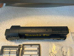 Stewart 7110 HO Scale GE U25B Santa Fe ATSF #1610 Diesel Locomotive NEW