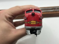 HO Bachmann EMD F9 Diesel Locomotive Santa Fe #307 – (TESTED)