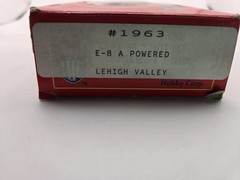 IHC HO Lehigh Valley E8 A/B Set Powered + 2 Passenger Cars -2 Locomotives,2 Cars