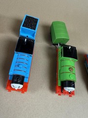 Thomas & Friends Steam Locomotive Lot 6 Engines 3 Cars 2013 Gullane