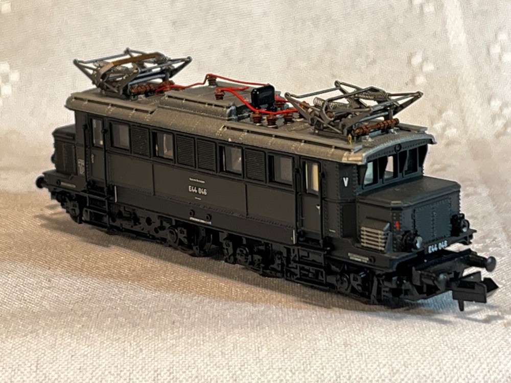 N Scale Trix German era II, DRG Electric Engine E-lok 44 (lot 304)