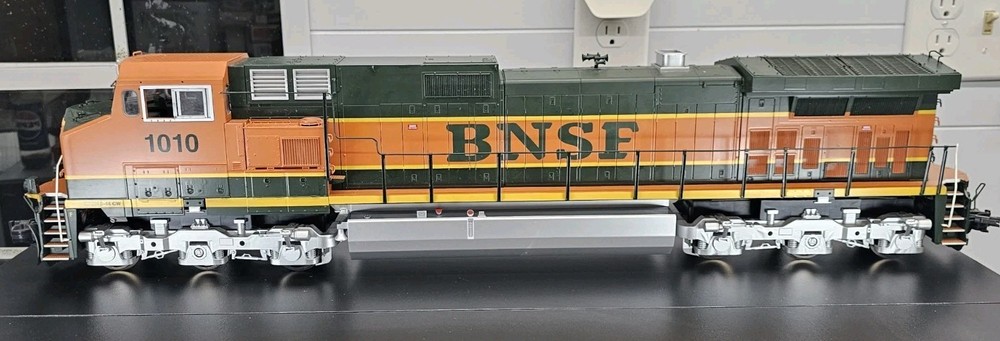 Aristo-Craft 23012 G Scale BNSF Heritage 1 Dash 9-44CW Diesel Engine #1010