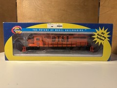 HO ATHEARN 93504 SD38 DETROIT TOLEDO & IRONTON DT&I #252 DCC QUICK PLUG EQUIPPED