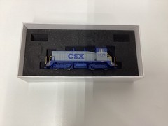 Broadway Ltd. #2123 HO scale “CSX”Paragon 2 EMD NW2 switcher Rd. #9575