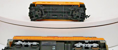 Life-Like HO Union Pacific Diesel Locomotive #3901 + Caboose #UP 49940 Tested