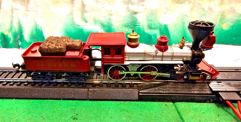 HO Scale Bachmann Central Pacific Steam Locomotive & Tender 4-4-0 Boxed / Light!