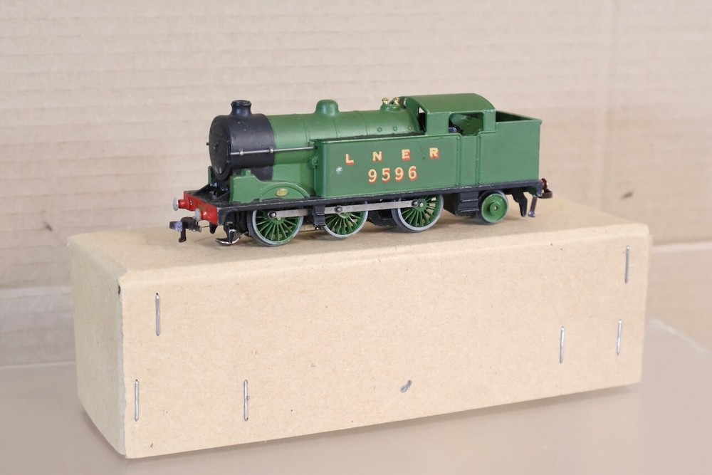 HORNBY DUBLO EDL7 LNER GREEN 0-6-2 CLASS N2 TANK LOCOMOTIVE 9596 om