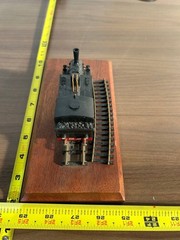 H0e 1:87 Narrow Gauge Steam Locomotive Brigadelok Train Model Wood Display Base