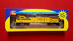 Athearn 7972 AC4400 Chicago & Northwestern C&NW 8808 Locomotive HO scale in box