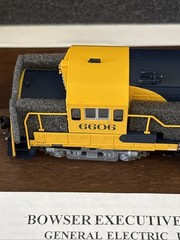 Bowser 691-23120 Santa Fe Executive Line GE U-25B #6606 New