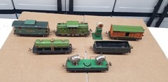 7-1927-1934 Lionel Trains 254E Engine 215 Oil Car 218 Caboose 813 Cattle ShelfI5