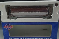 ATLAS ACF 3-BAY CYLINDRICAL HOPPER ERIE LACKAWANNA #6303-2 0 SCALE NIB TRUE 1/4″