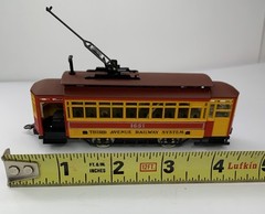 AHM HO Scale Third Avenue Railway System Trolley Car 1651 Single Pole Lights VTG