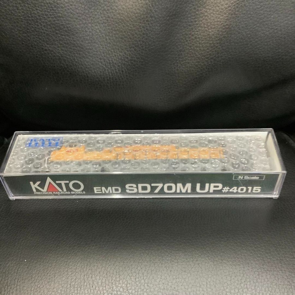 Kato N gauge EMD SD70M Flat Radiator UP Excursion 176-4015 Model Train railway