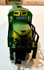 MKT #630 N SCALE YUGOSALVIA DIESEL LOCOMOTIVE JOHN DEERE GREEN / YELLOW ENGINE