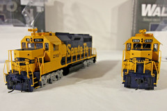 HO Walthers Proto GP35 Phase II Santa Fe ATSF #2904 & #2911 Matching Pair NIB DC