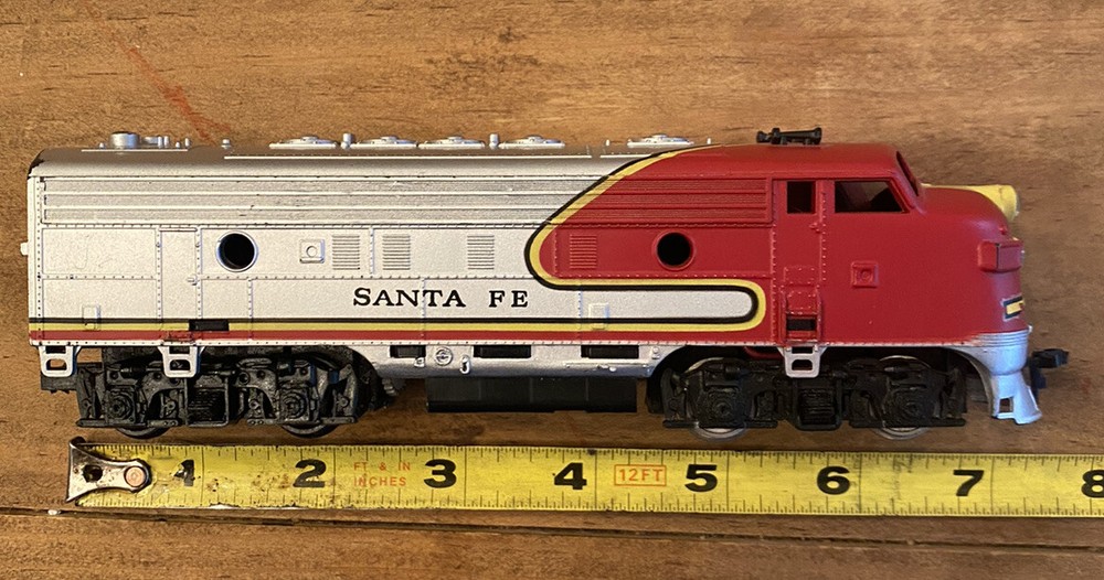 Bachmann HO Scale Santa Fe 307 EMD F9-A Powered Diesel Locomotive Not Tested