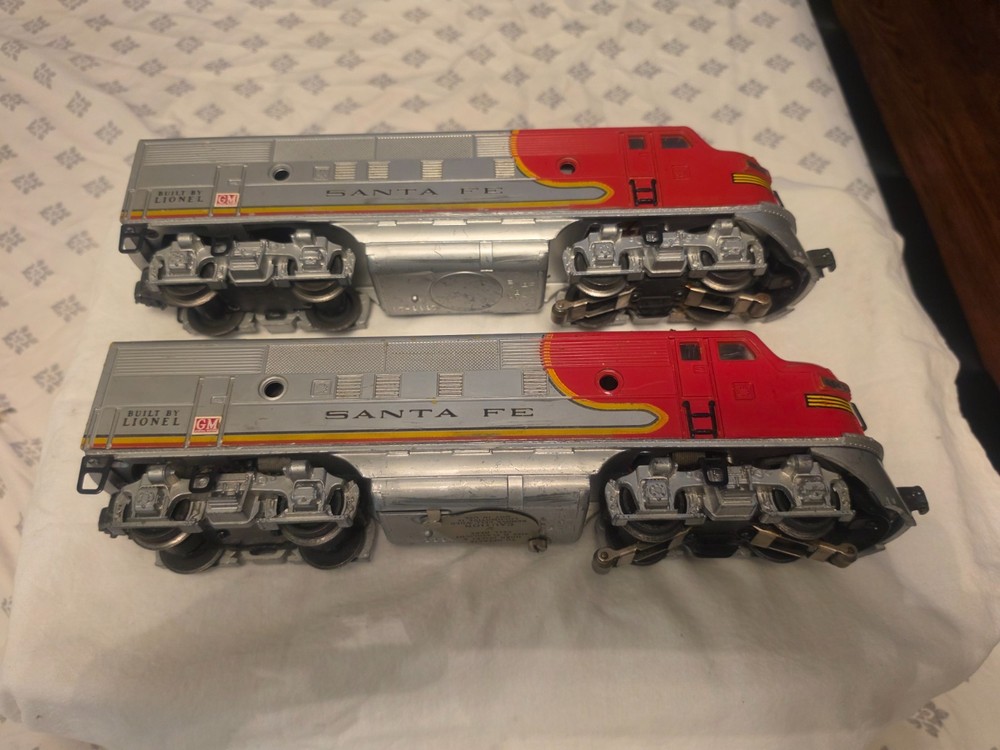 Lionel 2333 Santa Fe F3 AA Set 1948/49 Early Version Untested Missing Screws C‑5
