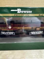 BOWSER 24639 HO SCALE ALCO RS-3 BOSTON & MAINE #1514 DC, DCC READY