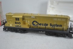 LIONEL MPC 6-8359 CHESSIE GM SPECIAL ANNIVERSARY GP-7 DIESEL, GOLD, LN-BOXED