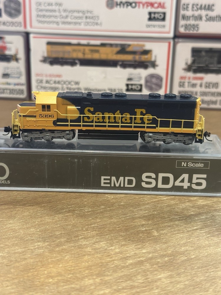 N Scale Kato SD45 176-3129 Santa Fe AT&SF #5396 Lightly Used